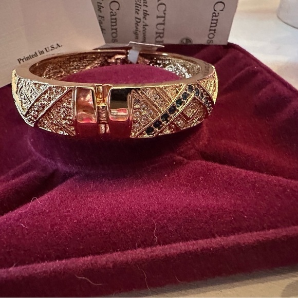 Camrose and Kross gold toned bangle - Picture 9 of 10